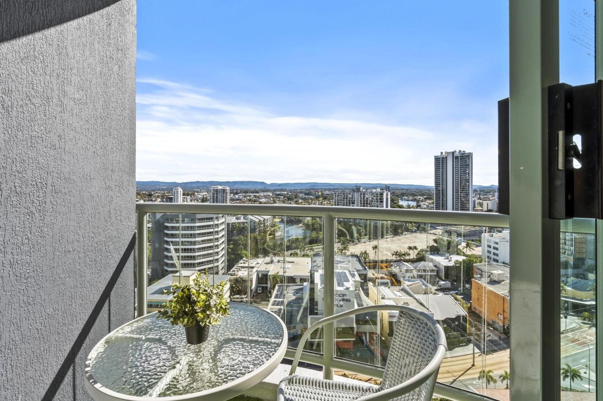 Legends Apartments - Qstay Gold Coast Exterior foto